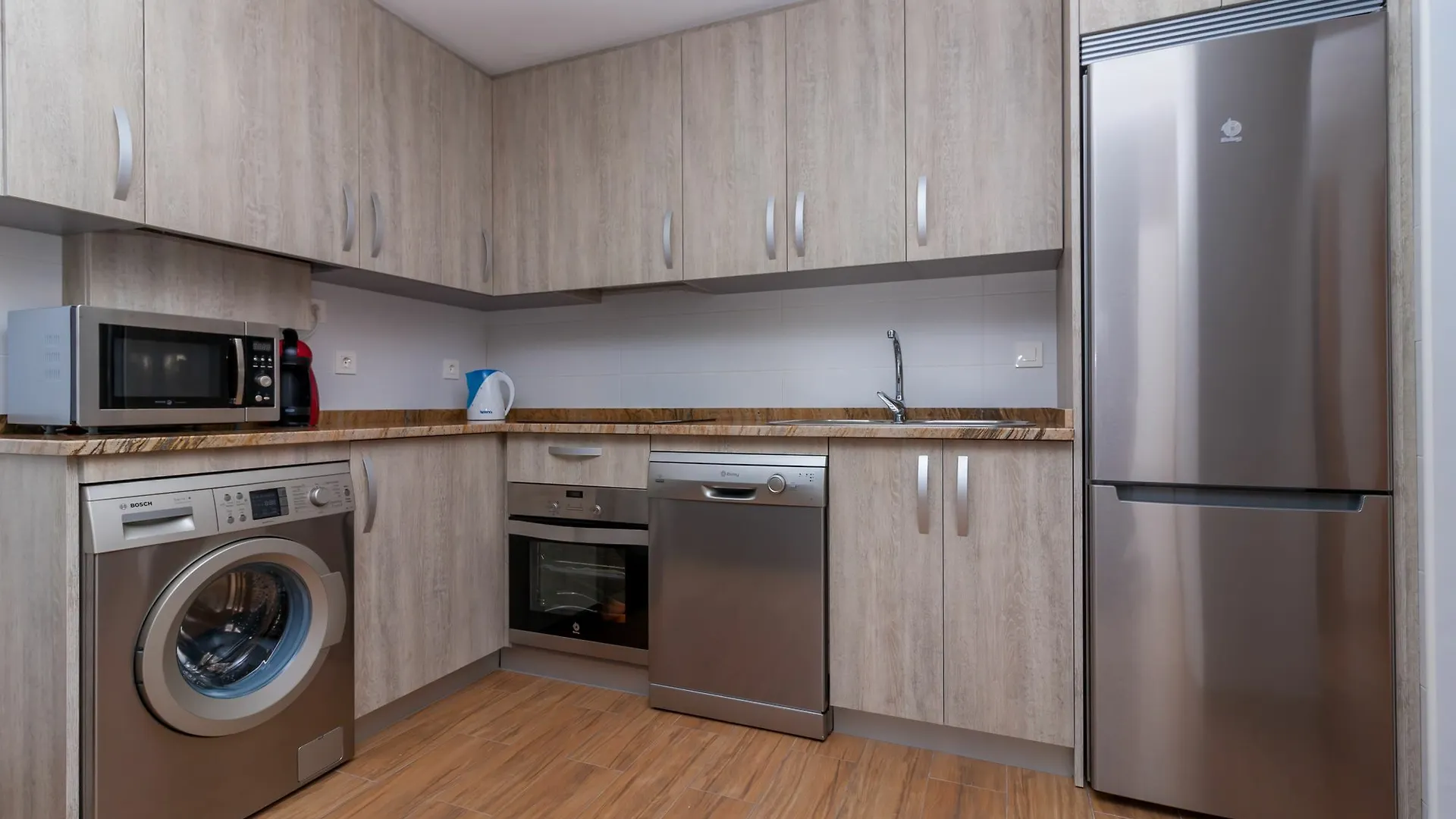 Fenix Granada Apartment By A3Rentals